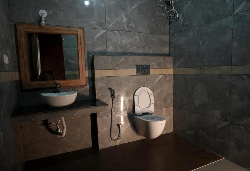 Driftwood Beach Resort