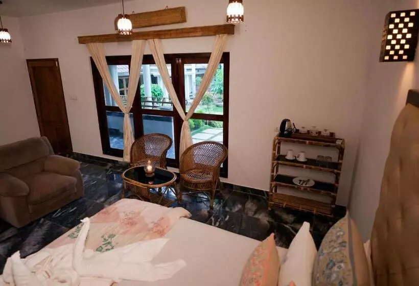 Driftwood Beach Resort