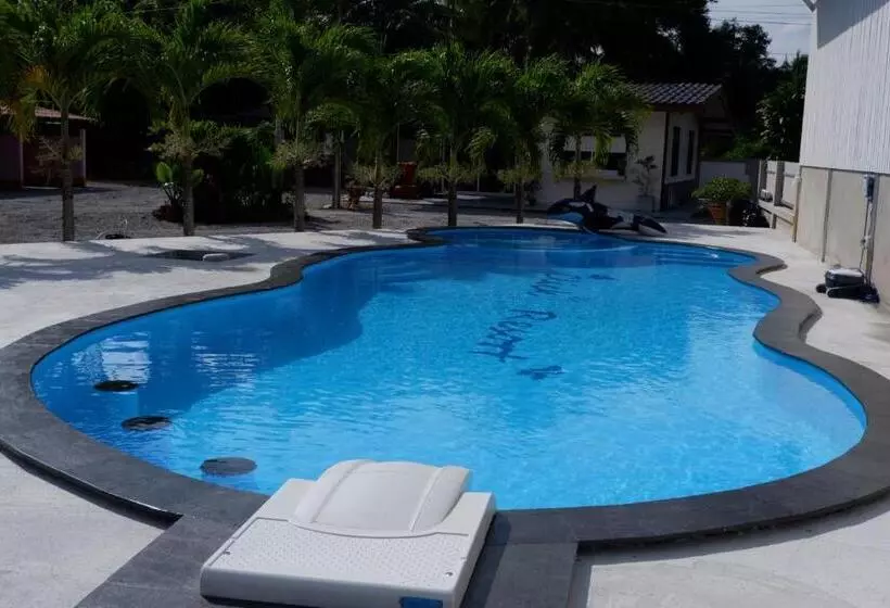 Hotelli คลิ๊กรีสอร์ท