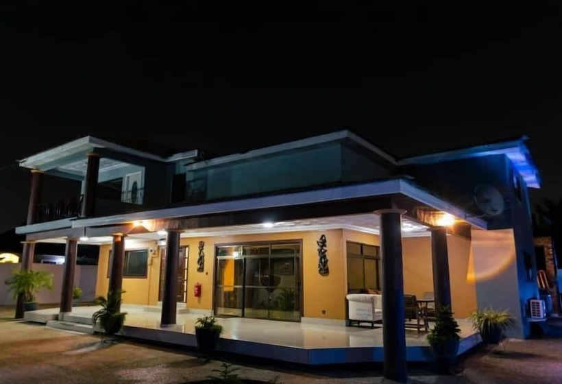 בית מלון כפרי Ampric Guest House And Lounge