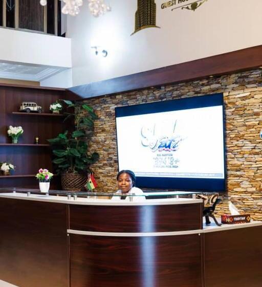 בית מלון כפרי Ampric Guest House And Lounge