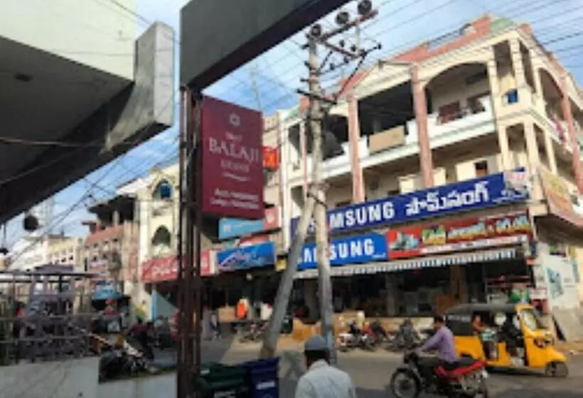 ホテル Balaji Grand Telangana