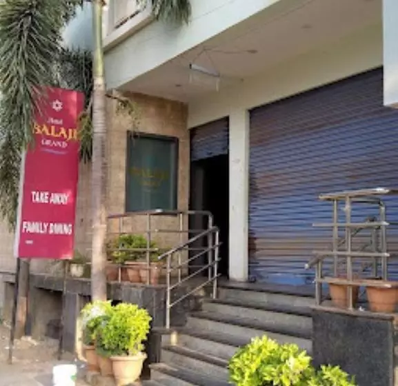 ホテル Balaji Grand Telangana