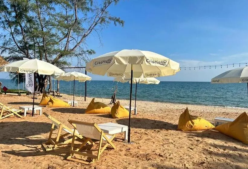ホテル Creamii Cafe Beach Rayong