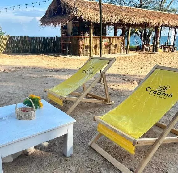 ホテル Creamii Cafe Beach Rayong