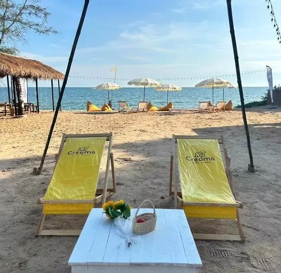 ホテル Creamii Cafe Beach Rayong