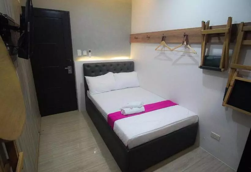 ホテル Oyo 1030 Ai