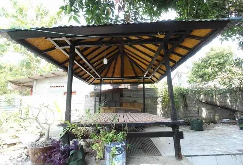 ホテル Oyo 93246 Kanditha Homestay