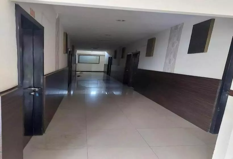 ホテル Oyo 93246 Kanditha Homestay