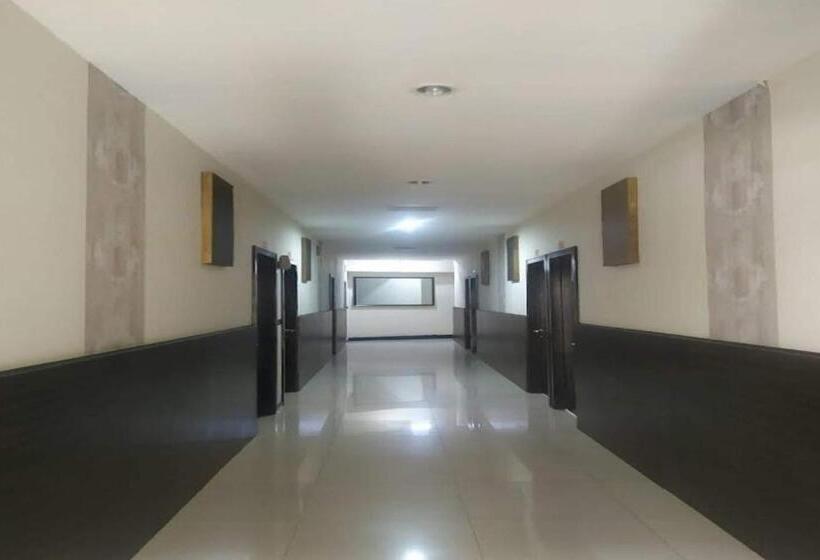 ホテル Oyo 93246 Kanditha Homestay