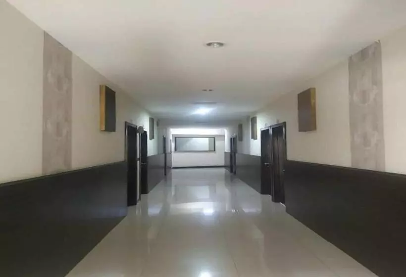 ホテル Oyo 93246 Kanditha Homestay