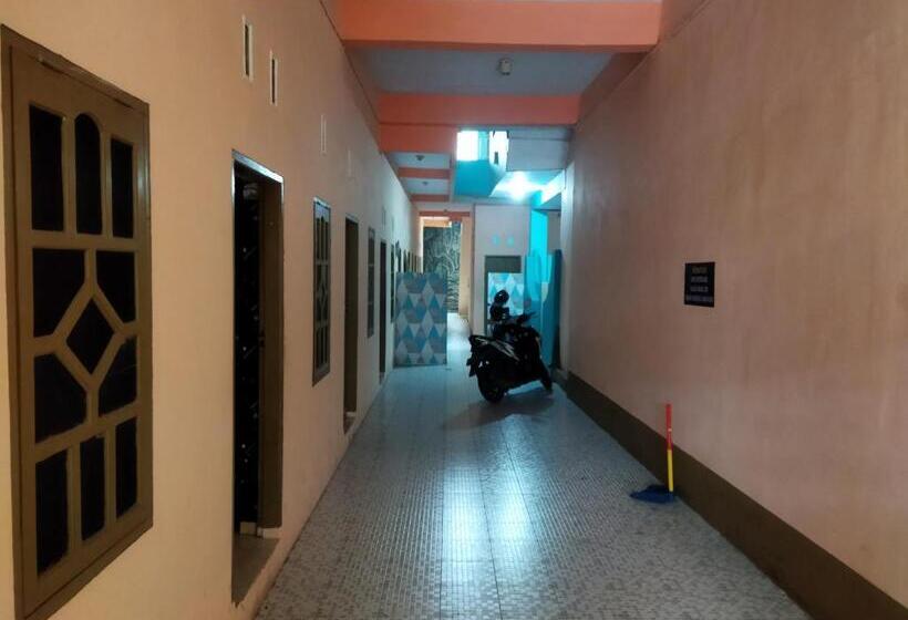 בית מלון כפרי Oyo 93306 Penginapan Permata Hijau Syariah