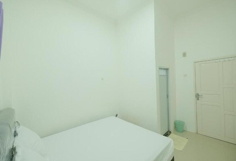 בית מלון כפרי Oyo 93306 Penginapan Permata Hijau Syariah