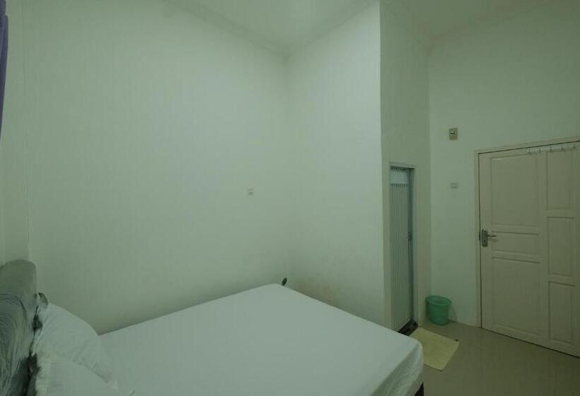 בית מלון כפרי Oyo 93306 Penginapan Permata Hijau Syariah