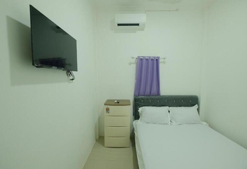 בית מלון כפרי Oyo 93306 Penginapan Permata Hijau Syariah