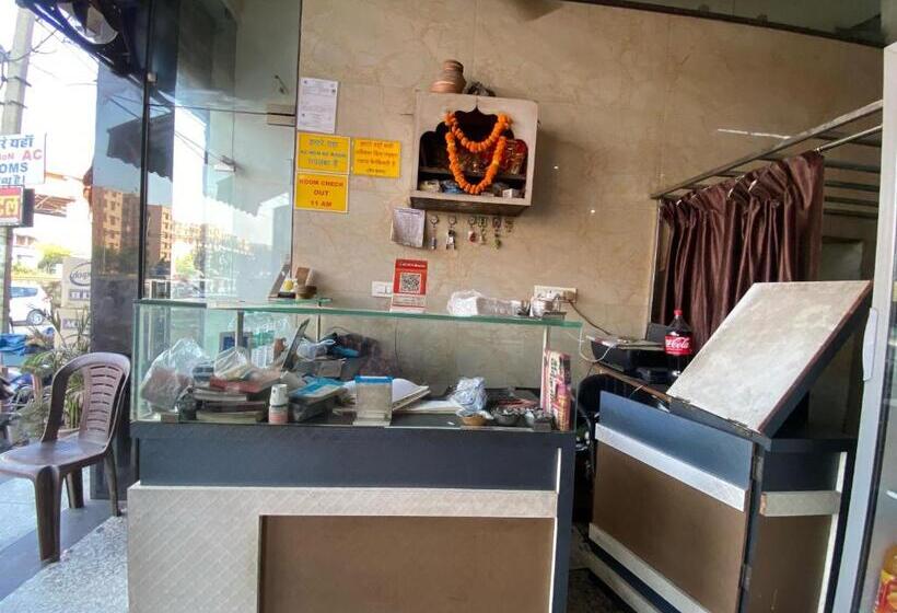 酒店 Oyo N R Guest House