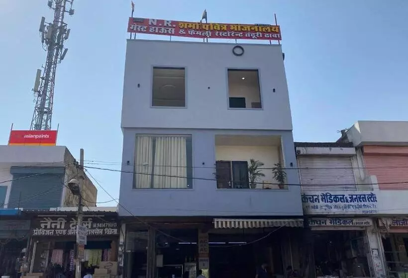 Hotelli Oyo N R Guest House