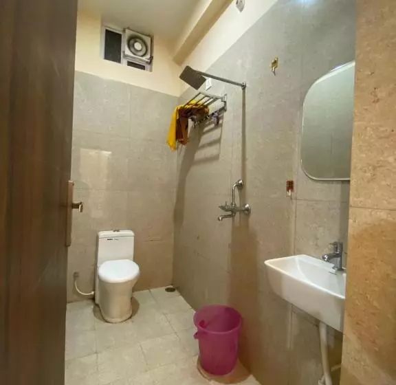 Hotelli Oyo N R Guest House