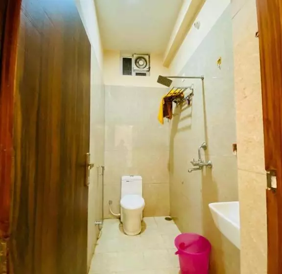 Hotelli Oyo N R Guest House