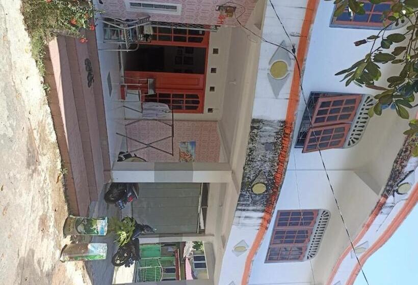 Hotel Spot On 93312 Homestay Orange