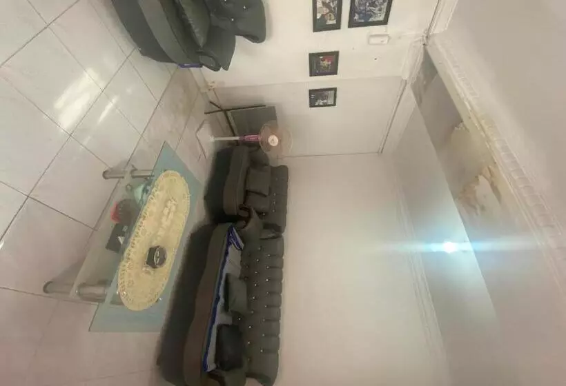 Hotelli Spot On 93312 Homestay Orange