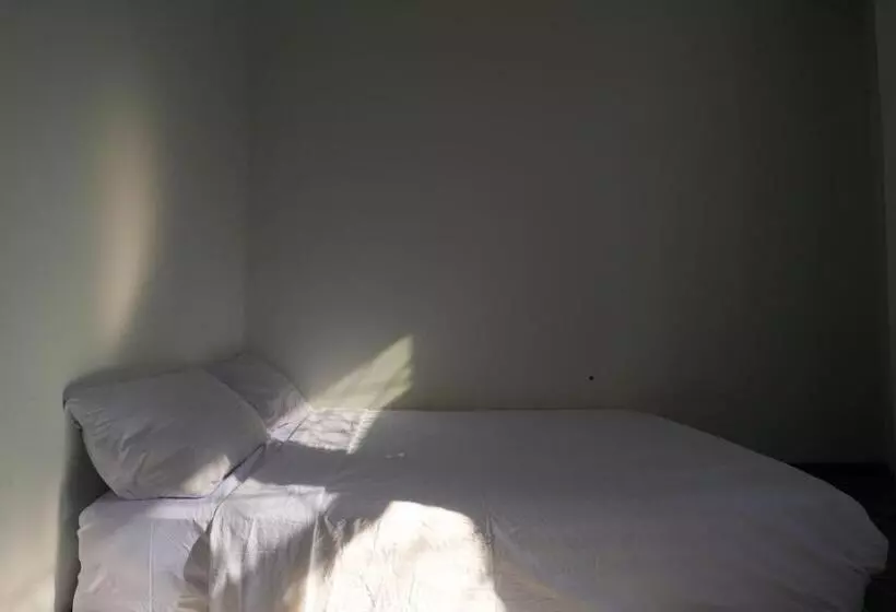 Hotelli Spot On 93312 Homestay Orange