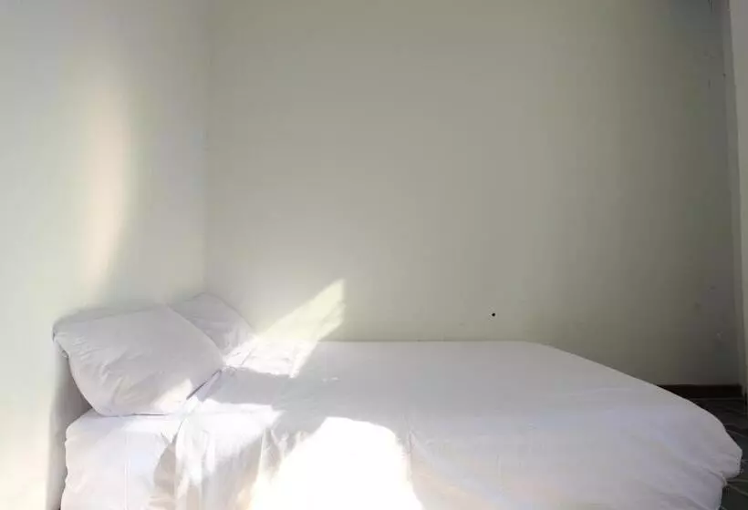 Hotelli Spot On 93312 Homestay Orange