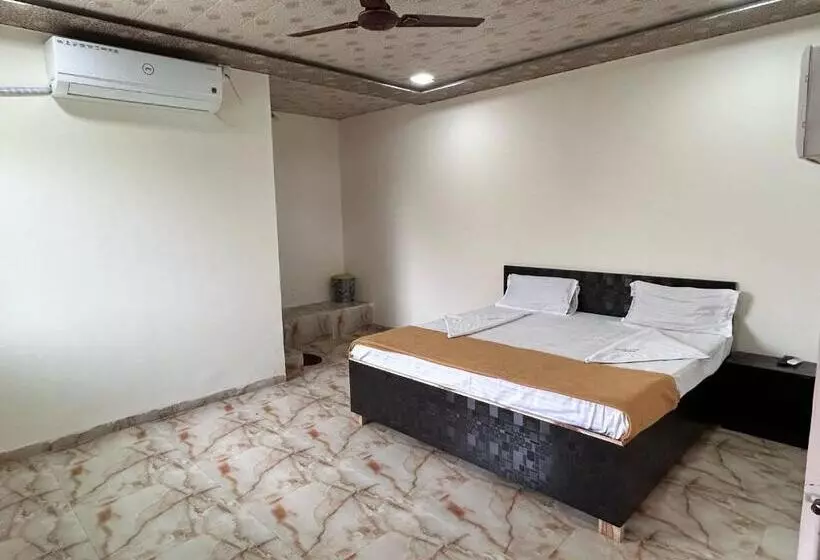 Hôtel Spot On Samadhan Lodging & Boarding