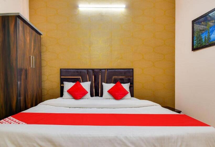 בית מלון כפרי Vrindavan