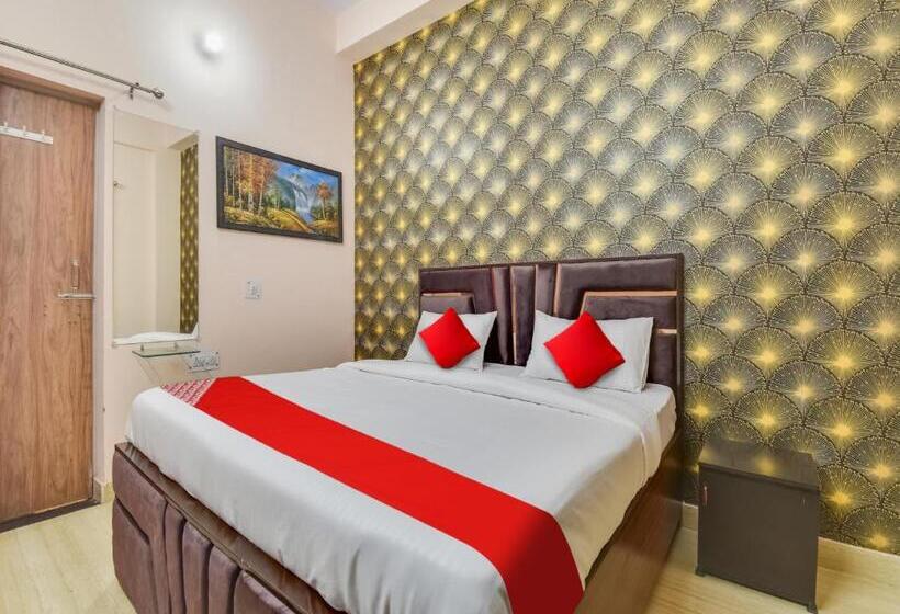 בית מלון כפרי Vrindavan