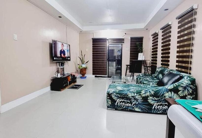 Pensione Jamaica & John Staycation