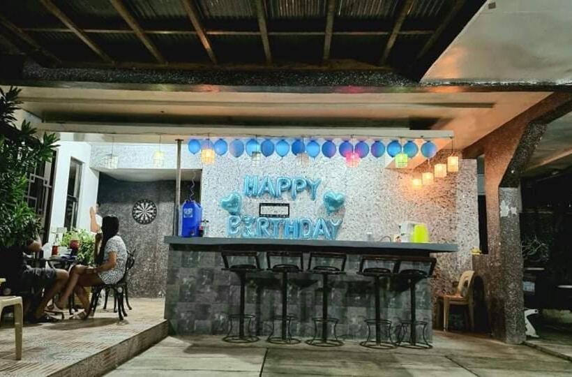 Pensione Jamaica & John Staycation