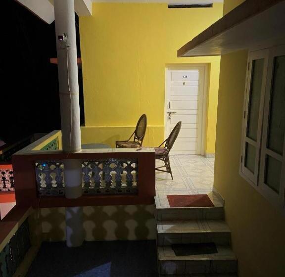 פנסיון Ushas Guest House