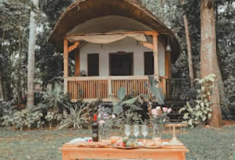 リゾートホテル Canoe Ville Kerala