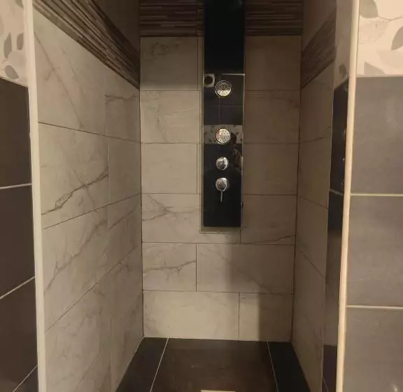 Chambre Climatisée Cosy Auberge Du Manala Hôtel 24 24