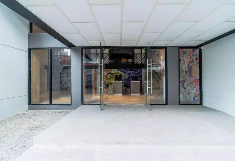 ユースホステル Emerald Hotel Residence