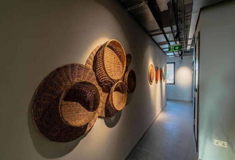 הוסטל Emerald Hotel Residence