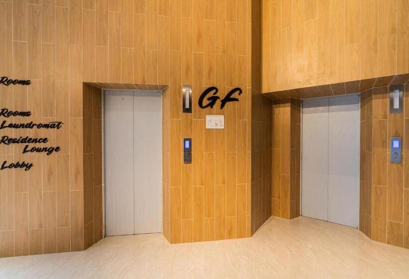 הוסטל Emerald Hotel Residence