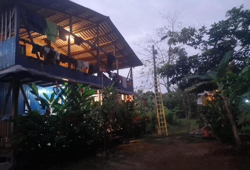 هاستل Hostal Herping Bahia Solano Tour