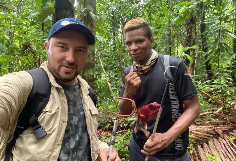 هاستل Hostal Herping Bahia Solano Tour