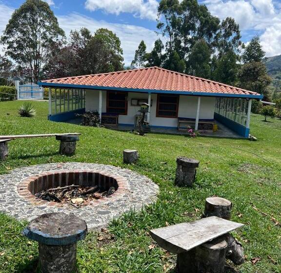 فندق صغير Spanglish Colombia