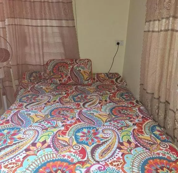 تختخواب و صبحانه Awesome Stay