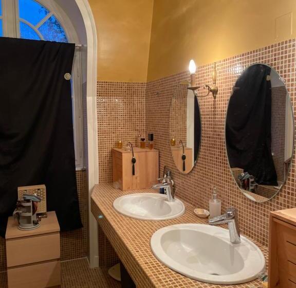 تختخواب و صبحانه Le Bois Perrin