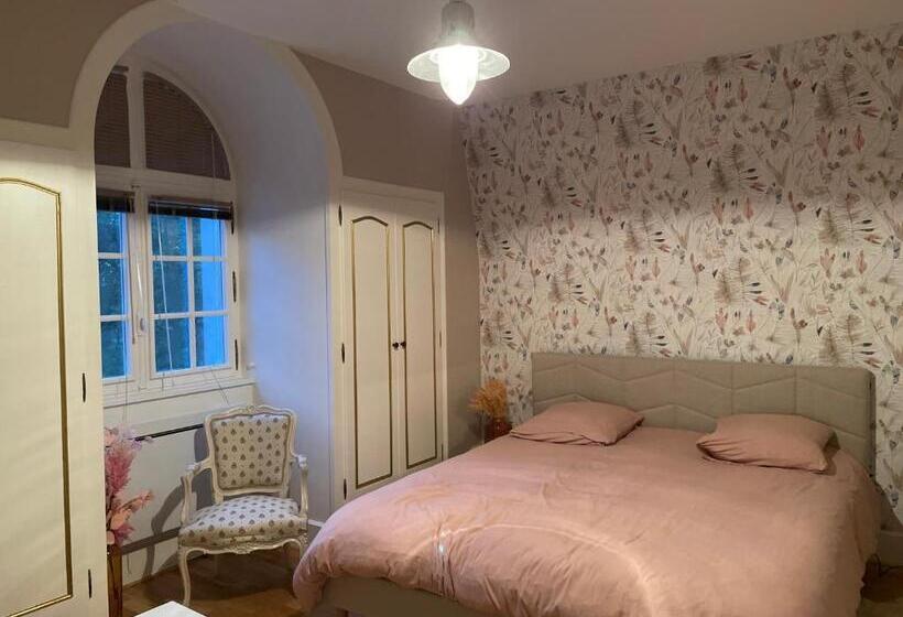 تختخواب و صبحانه Le Bois Perrin