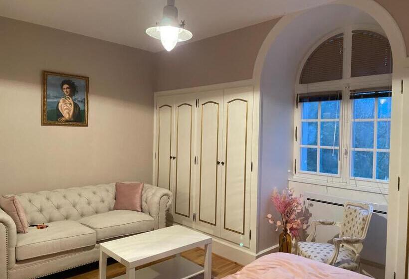 تختخواب و صبحانه Le Bois Perrin