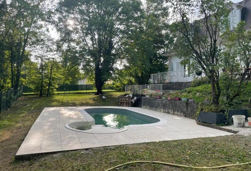 تختخواب و صبحانه Le Bois Perrin