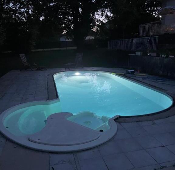 تختخواب و صبحانه Le Bois Perrin