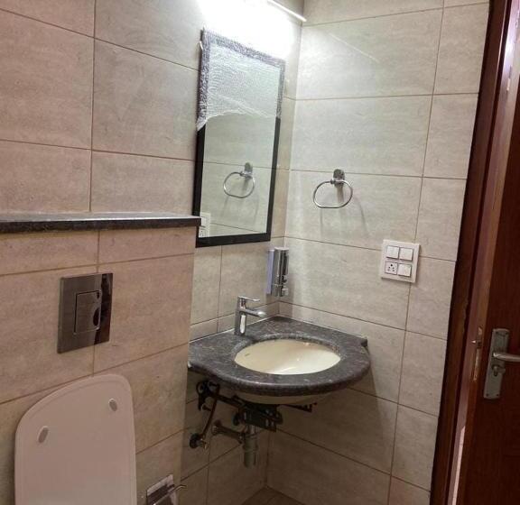 住宿加早餐  Staymaker Durgapur