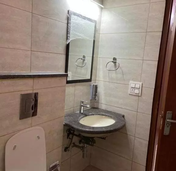 Bed and Breakfast Staymaker Durgapur