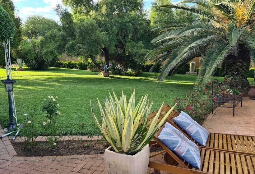 تختخواب و صبحانه Stone Town Guesthouse